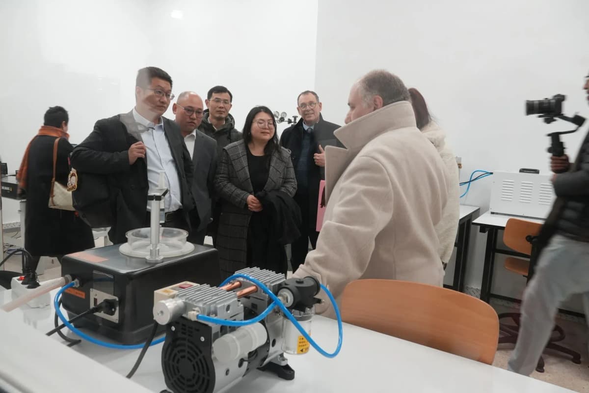 Strengthening bridges between academic and economic ecosystems