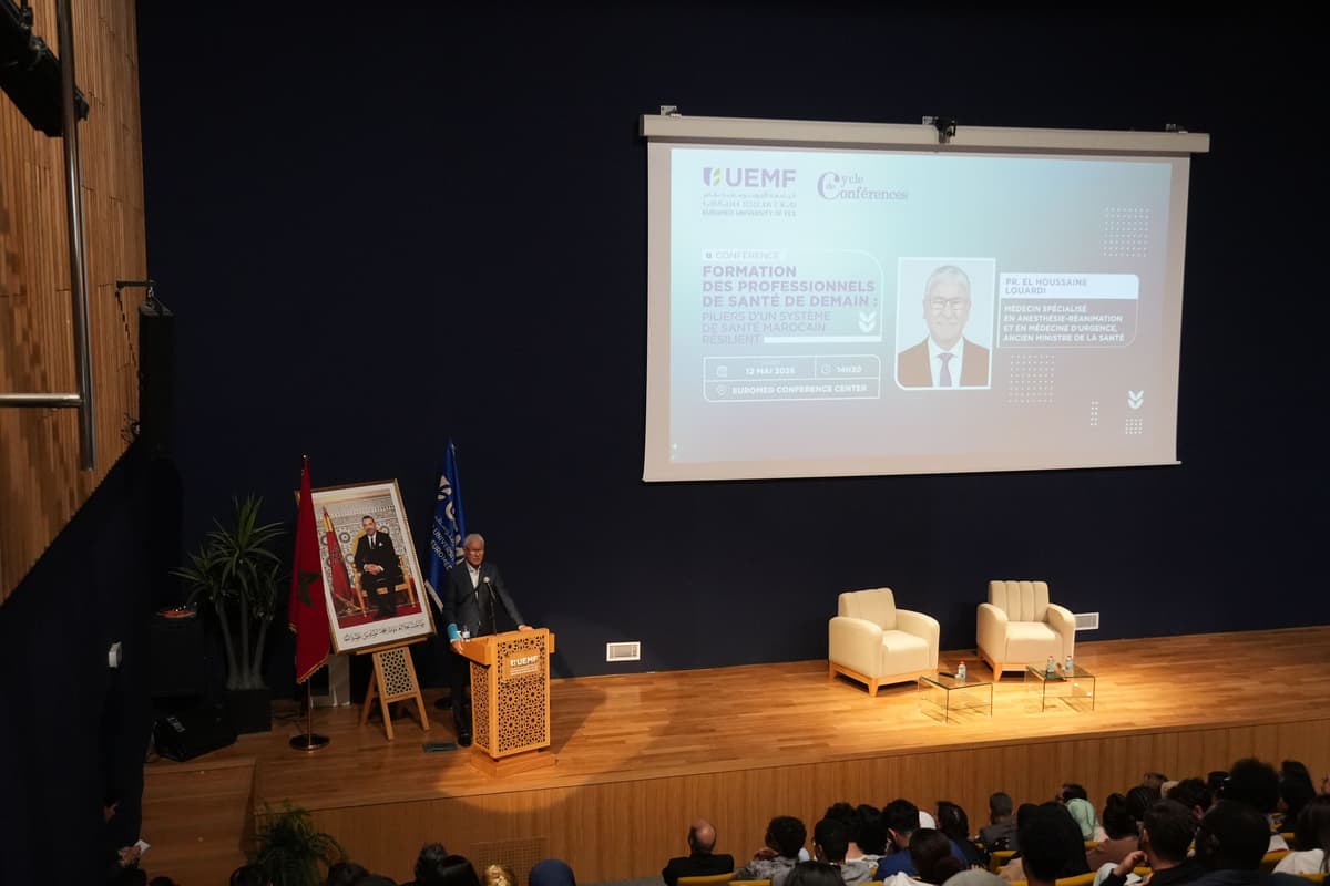 Journée internationale des infirmières : conférence consacrée à la formation des professionnels de santé de demain
