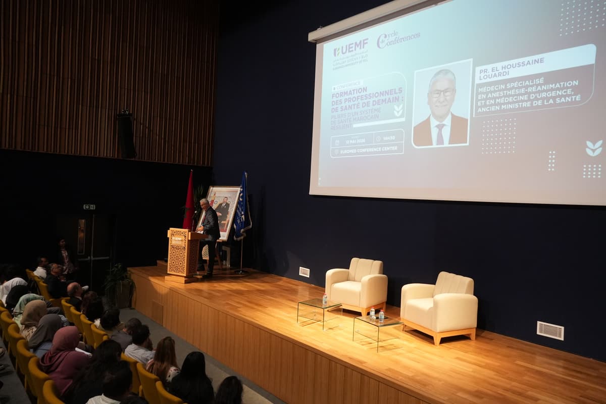 Journée internationale des infirmières : conférence consacrée à la formation des professionnels de santé de demain