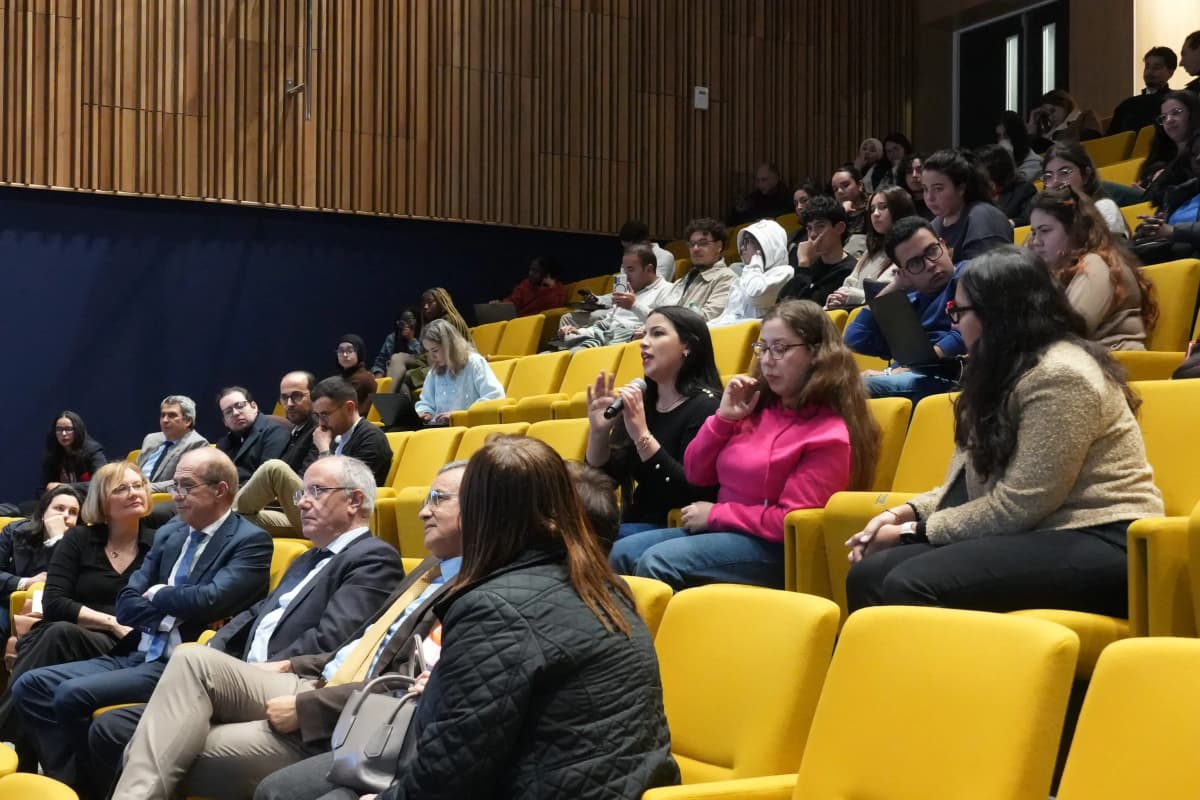 Table ronde : Parcours professionnels des femmes : quels facteurs façonnent les trajectoires professionnelles féminines ?