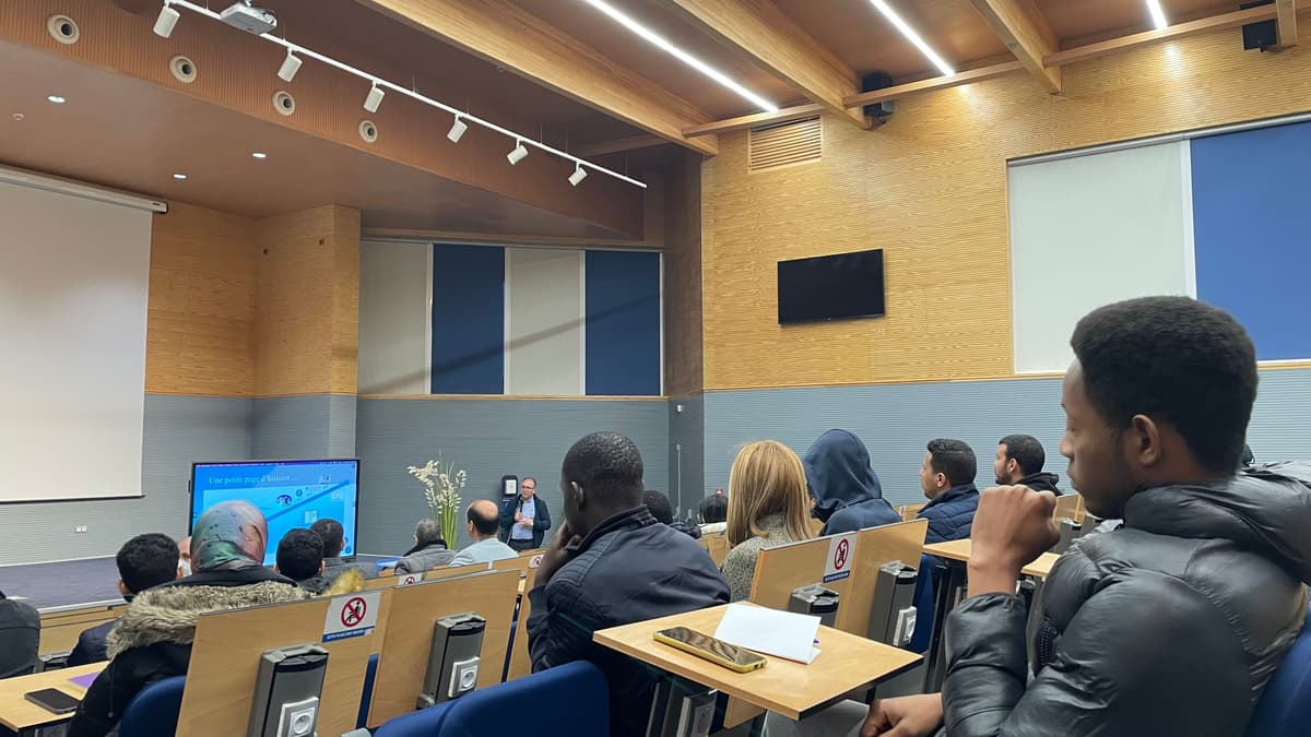 Conférence du Pr. Nourdin Yaakoubi du laboratoire d’acoustique de l’Ecole Nationale Supérieure des Ingénieurs du Mans (ENSIM)