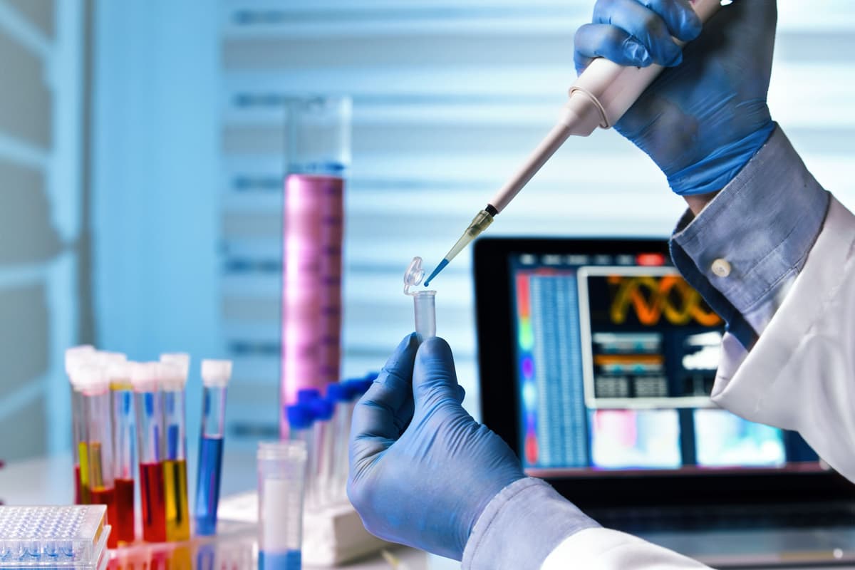 Chimie analytique et orgnaique par Dr. Marie-Aude Hiebel, maître de conférences à l'Université d'Orléans