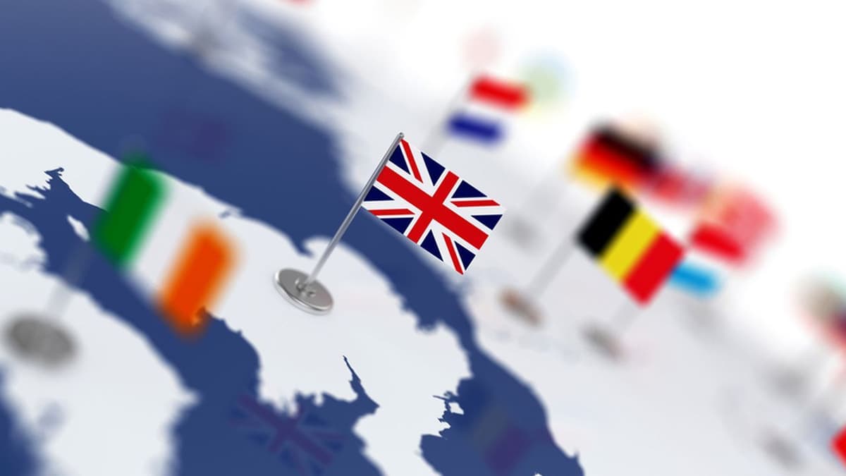 Pourquoi les jeunes Marocains préfèrent-ils l’anglais au français ? Étude effectuée par Pr. Hicham Sebti et Pr. Hafsa El Bekri