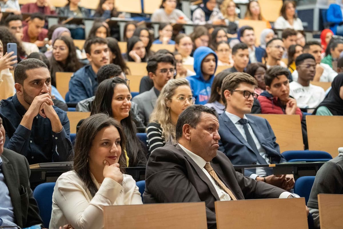 L’UEMF reçoit la légende mondiale des JO et le quadruple champion du monde Hicham El Gerrouj