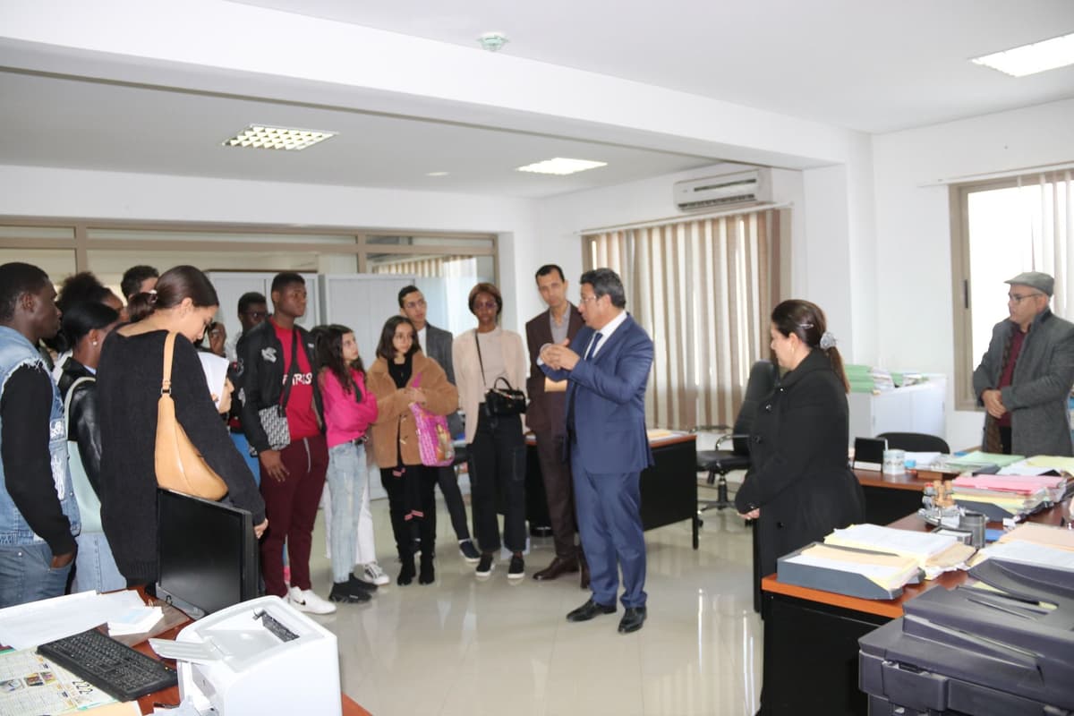 Les étudiants de l'Institut Euromed des sciences juridiques et politiques ont effectué une visite guidée des services de la commune de Fès