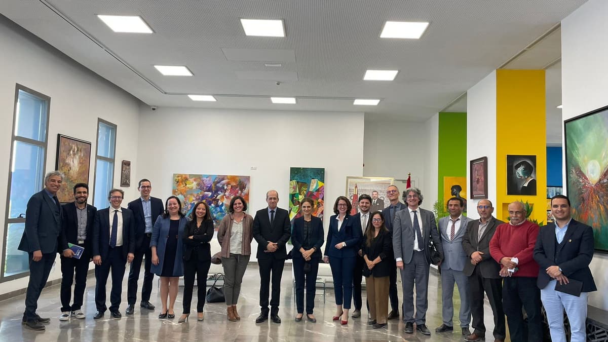 Visite de la délégation de l'Union Européenne et de la Banque Européenne d'Investissement à l'éco-campus de l'UEMF