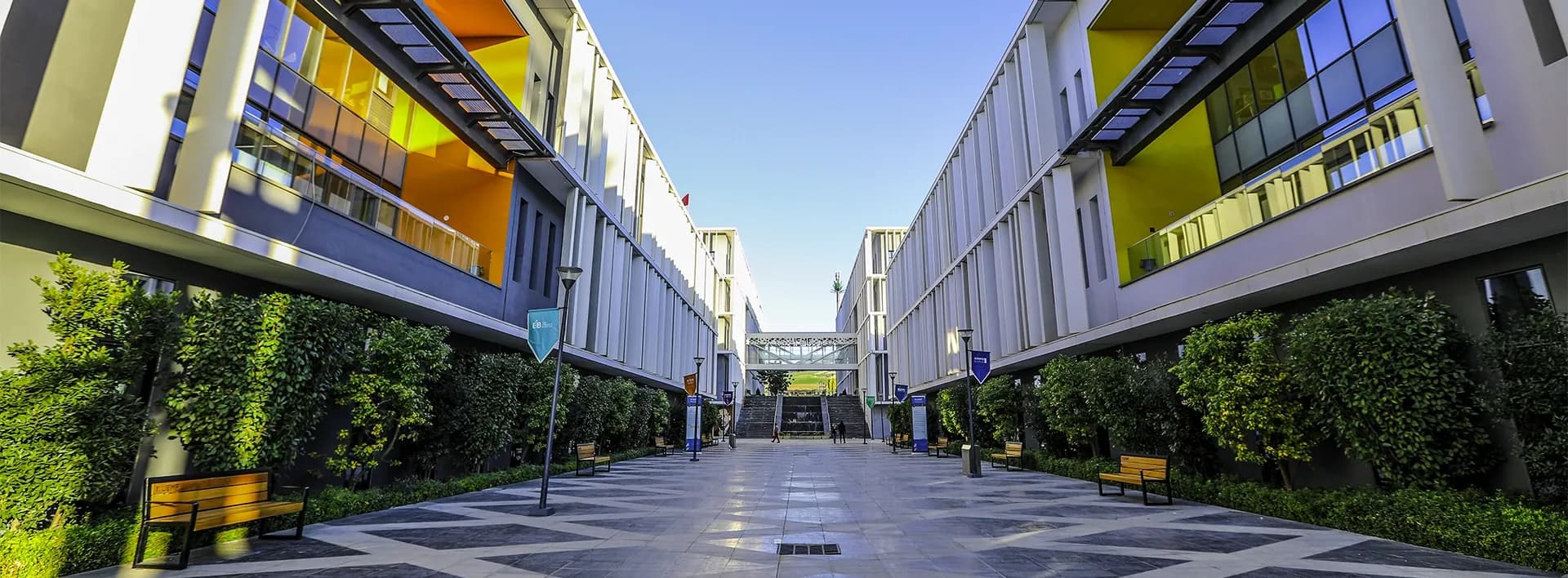 يونيڤر-سيتي