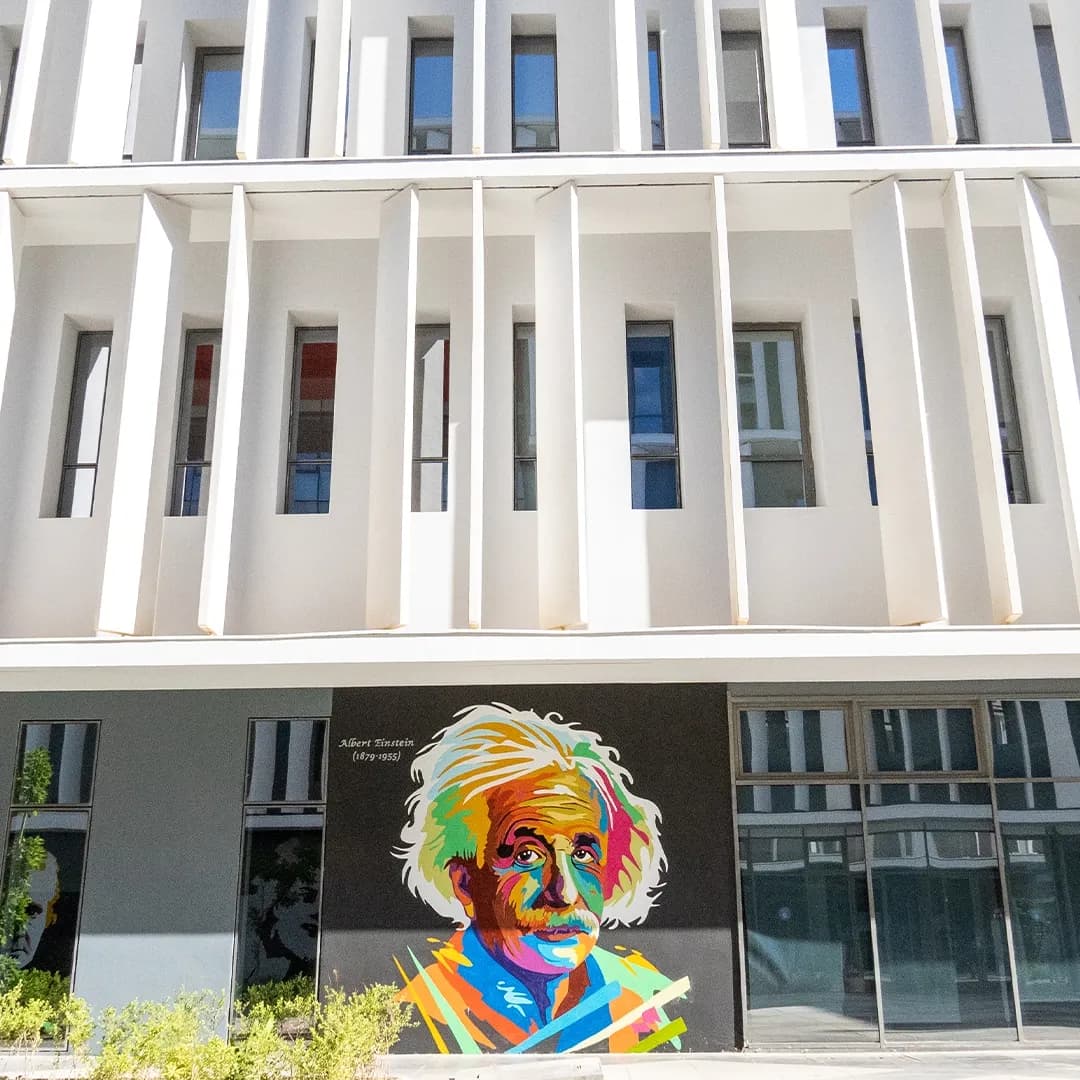 المنح والمساعدات المالية