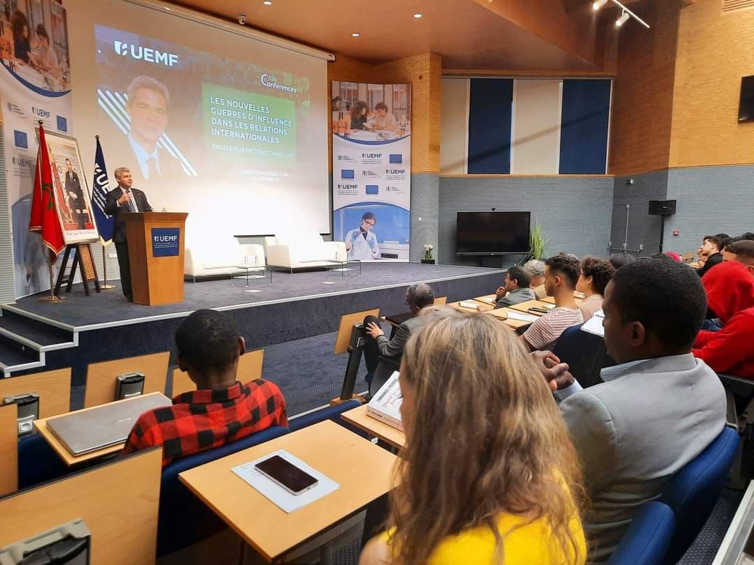 فريديريك شاريّون، الأكاديمي وعالم السياسة الفرنسي.