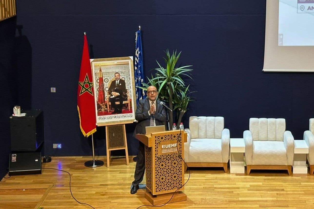 Révolution des matériaux quantiques : Pr. Mohamed Azzouz explore les technologies qui façonneront l’avenir