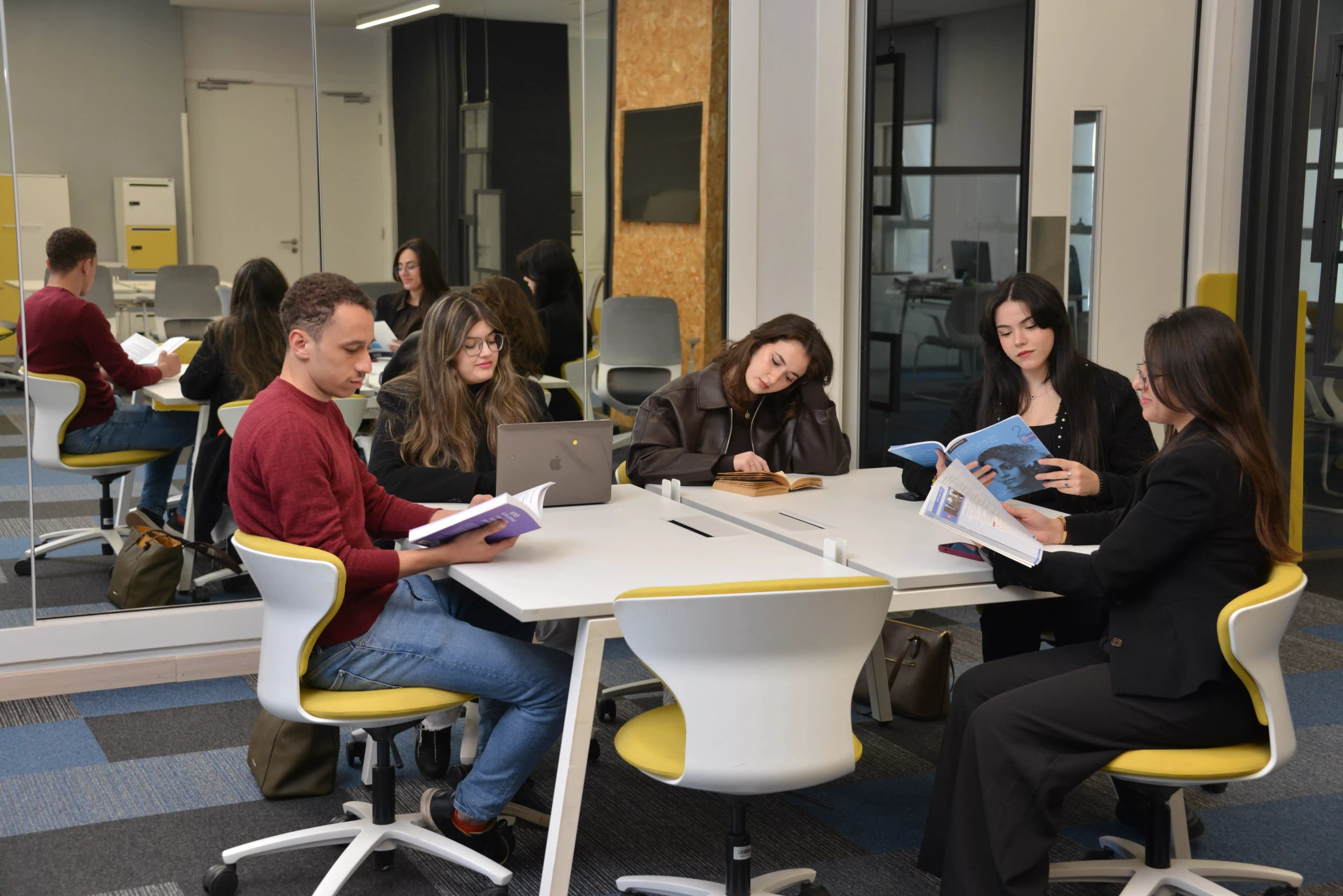 Faculté des Sciences Humaines et Sociales