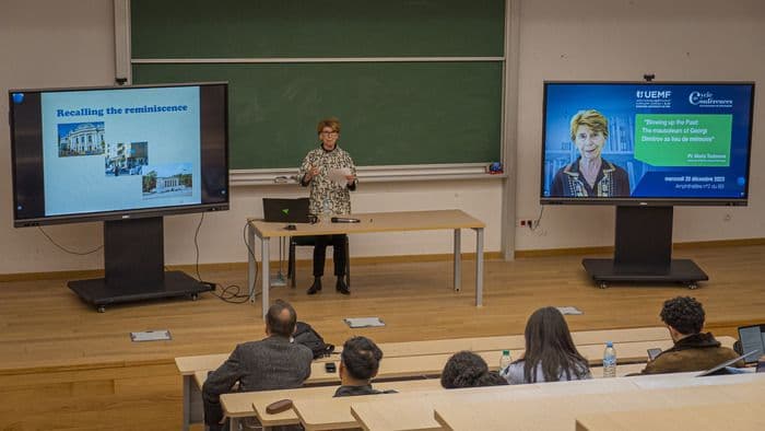"The mausoleum of Georgi Dimitrov as lieu de mémoire" avec Pr. Maria Todorova