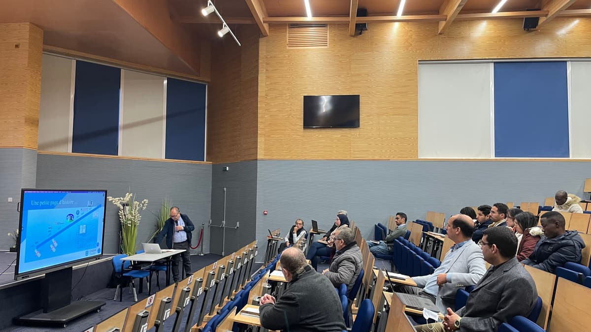 Conférence du Pr. Nourdin Yaakoubi du laboratoire d’acoustique de l’Ecole Nationale Supérieure des Ingénieurs du Mans (ENSIM)