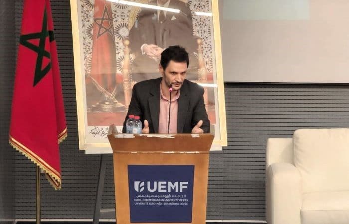 KANT et la critique de la raison : par Pr. Rachid ACHACHI