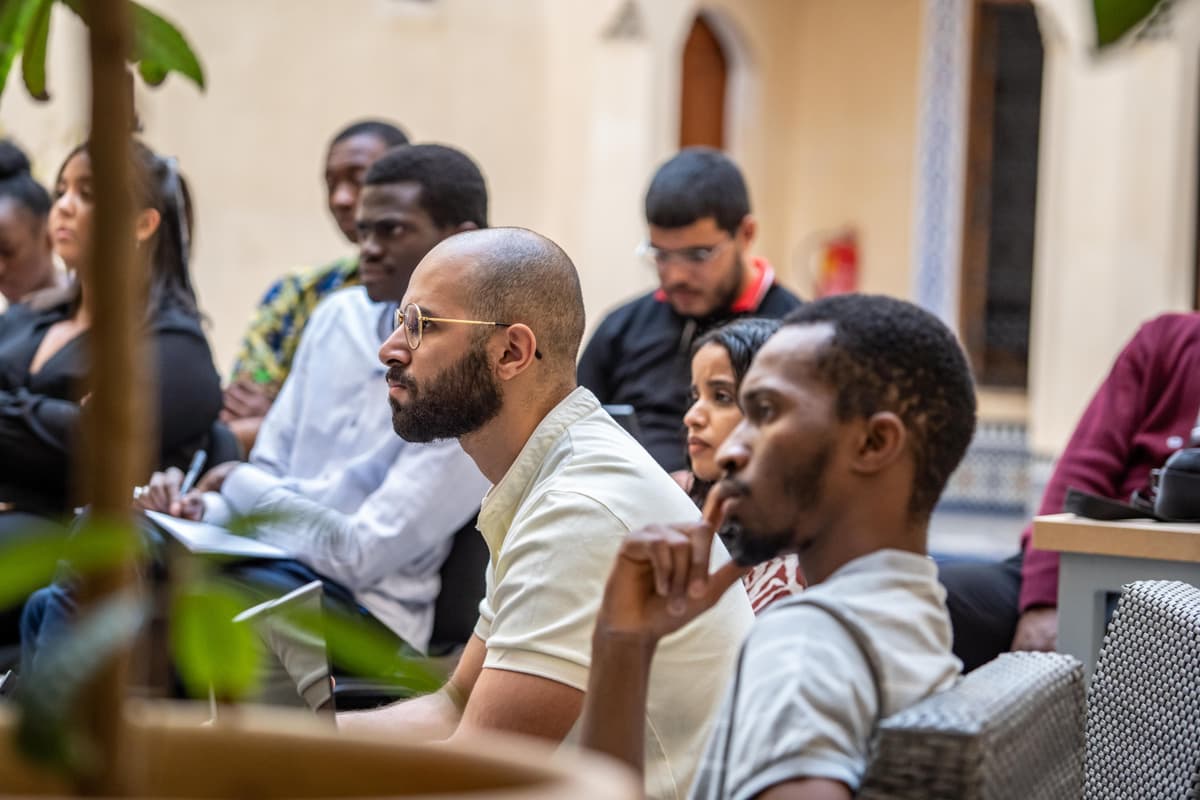 Conférence en plein air, dans le site de Lalla Yeddouna, sur le droit de l'OHADA