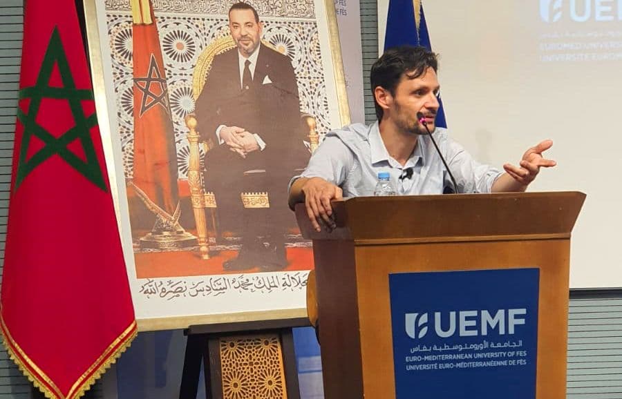 Repenser le concept de Souveraineté : thématique de la conférence de Mr Rachid Achachi