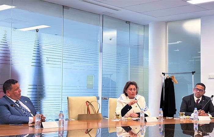 Renforcement des liens académiques entre le Maroc et Madagascar : Visite de S.E. M. Johary Hoela Rajobson à l’UEMF