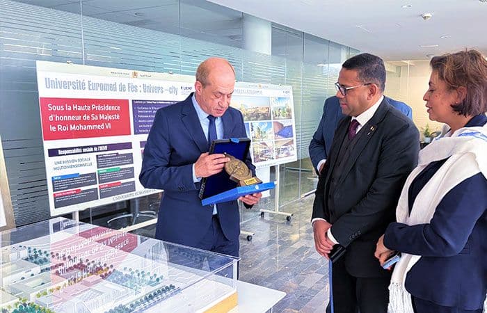 Renforcement des liens académiques entre le Maroc et Madagascar : Visite de S.E. M. Johary Hoela Rajobson à l’UEMF