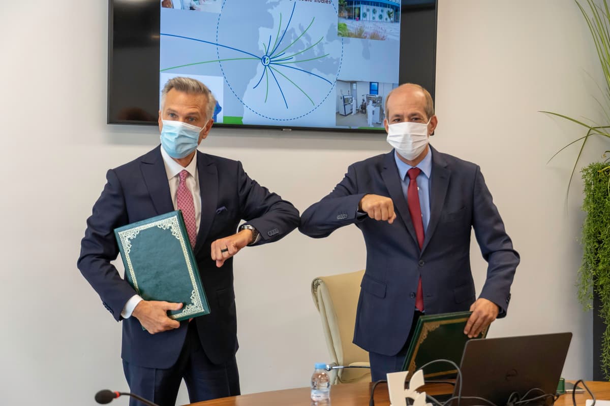 Une convention de partenariat entre l'UEMF et Pinnacle Teaching Solutions pour l'introduction d'un enseignement anglophone