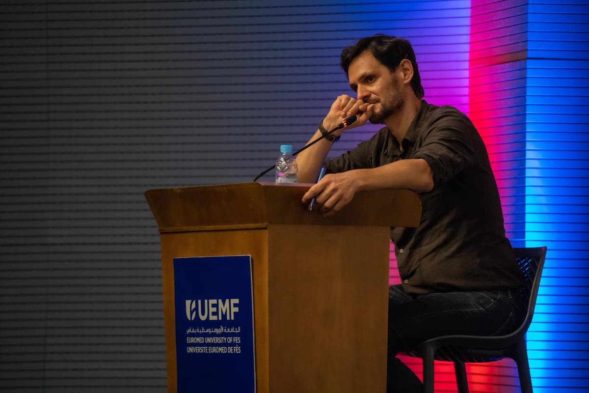 Les grandes écoles de pensée dans les relations internationales : thématique de la conférence du Pr. Rachid Achachi