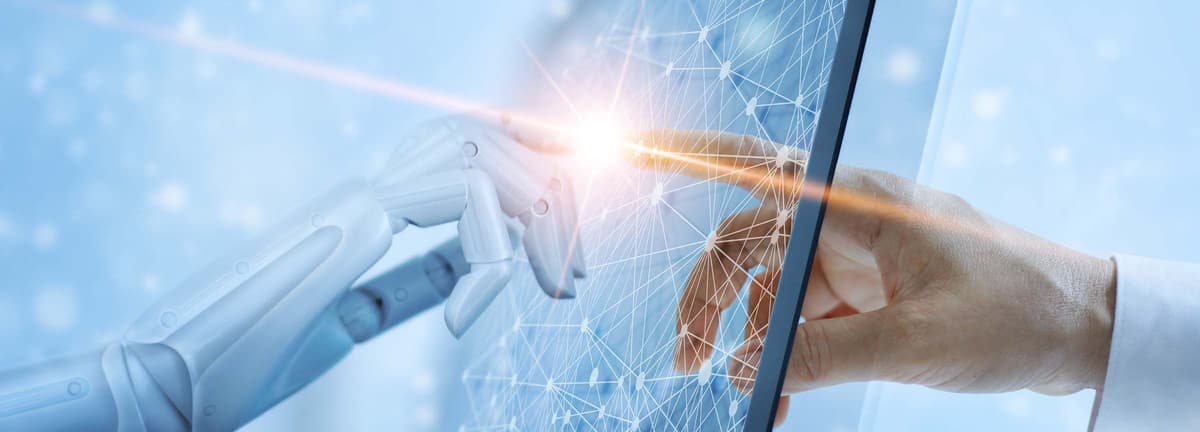 Pr. Salim Bounou et Pr. Maha Gmira participent à la première Journée Nationale sur l’IA en oncologie