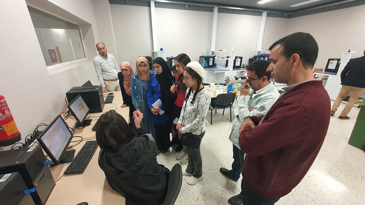 L’Université accompagne les jeunes collégiens de la province de Moulay Yacoub dans l’innovation et la robotique.